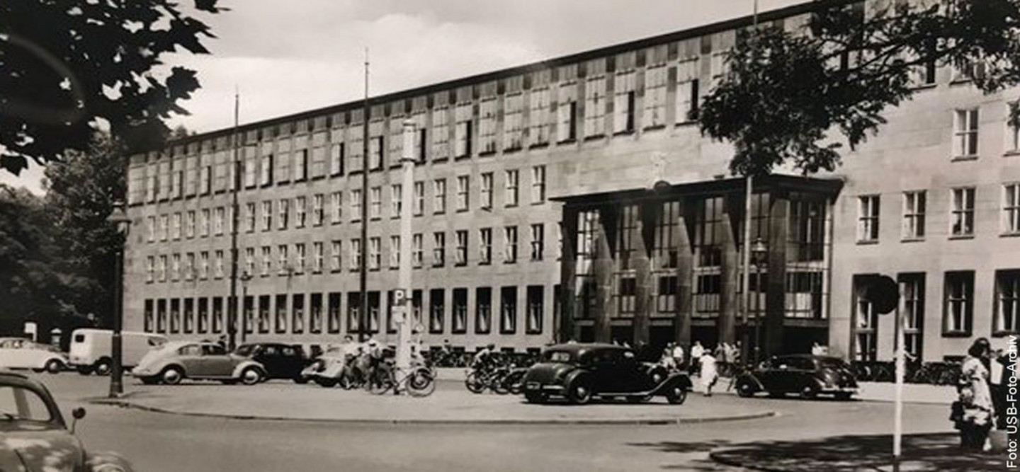 Foto des Hauptgebäudes der Universität zu Köln im Jahr 1934.