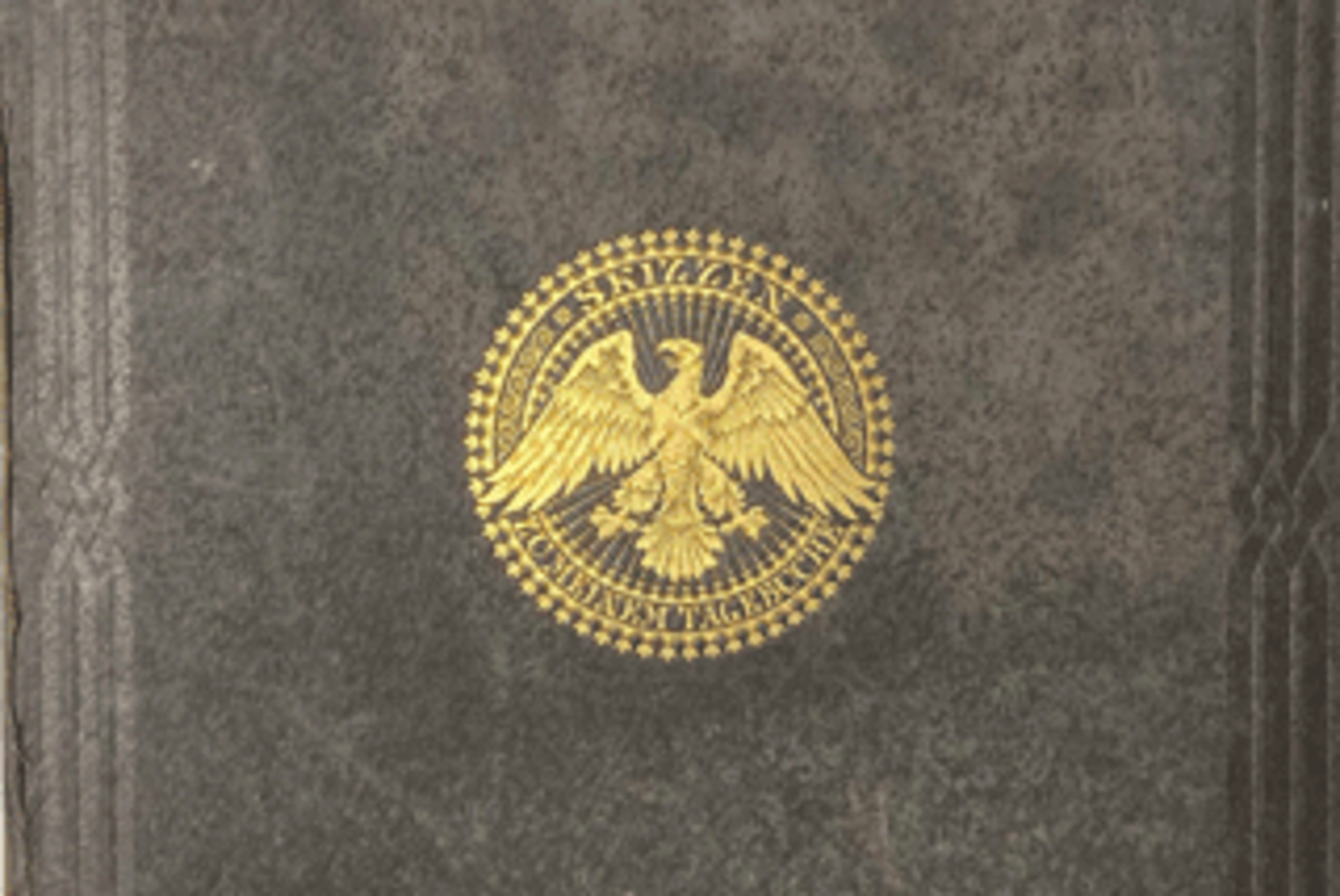 Foto des goldenen Wappens von "Skizzen zu dem Tagebuche von Adalbert Prinz von Preussen".