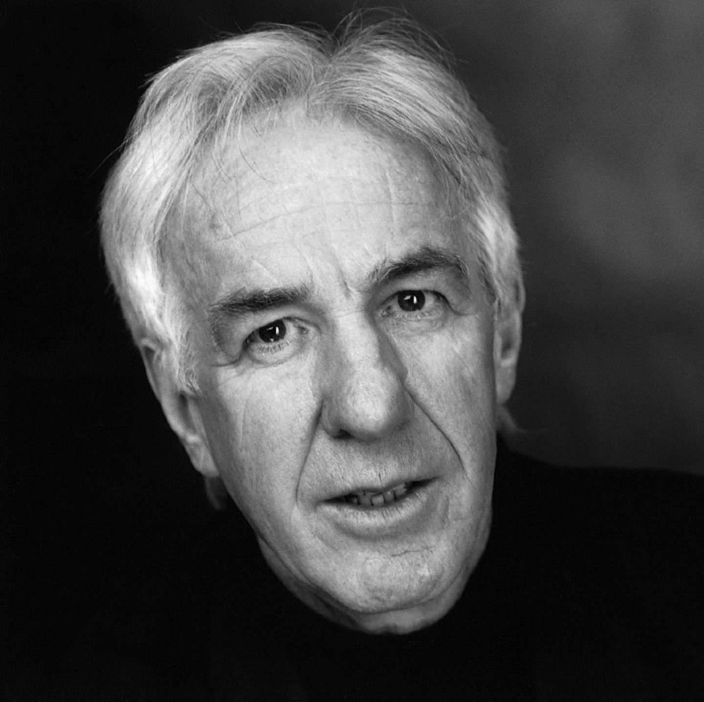Black and white portrait of Jochen Stankowski