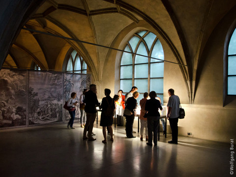 Foto der Vernissage in der Kirche der Jesuiten.